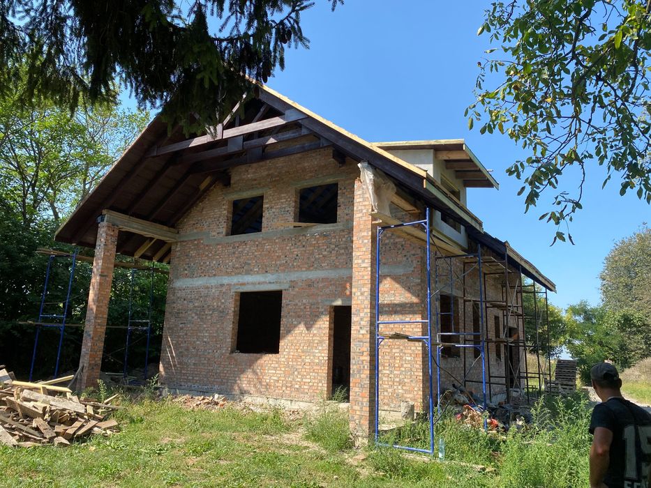 Кладка цегли, блока, дах,фасад.