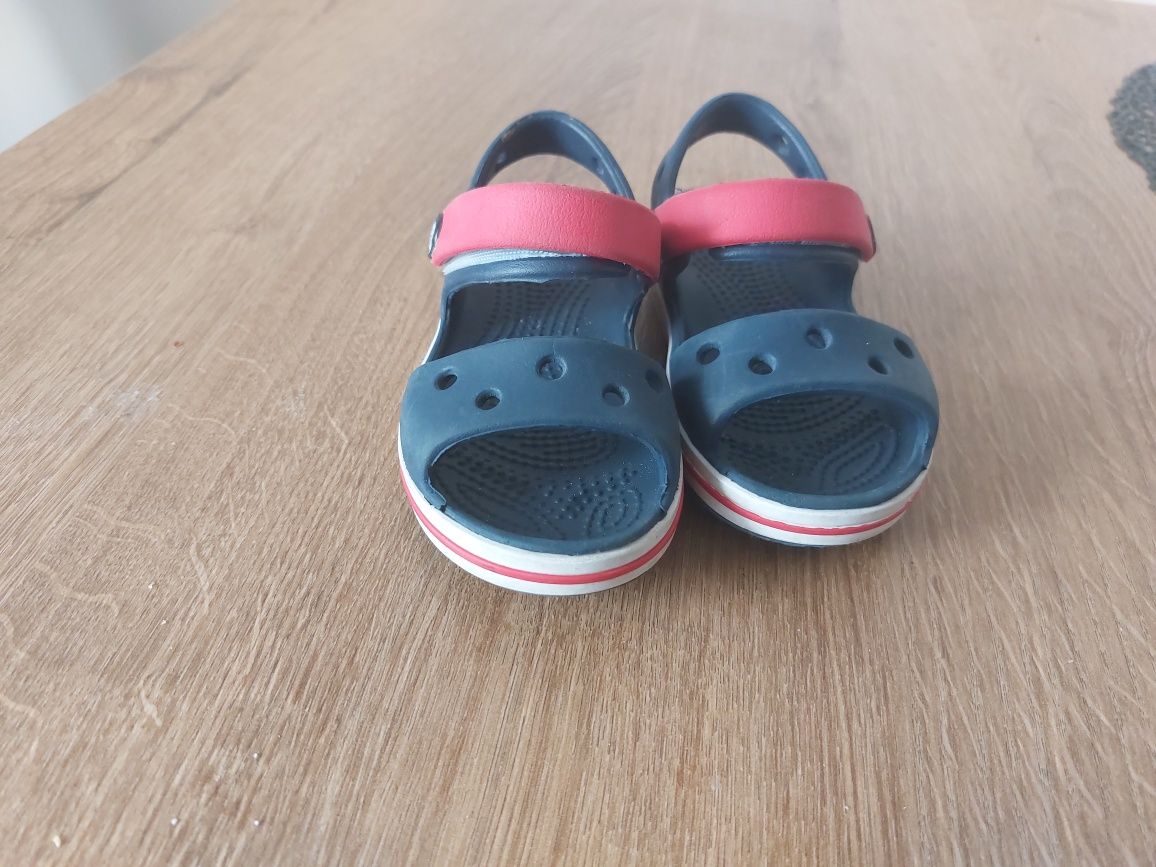 Sandałki crocs c6