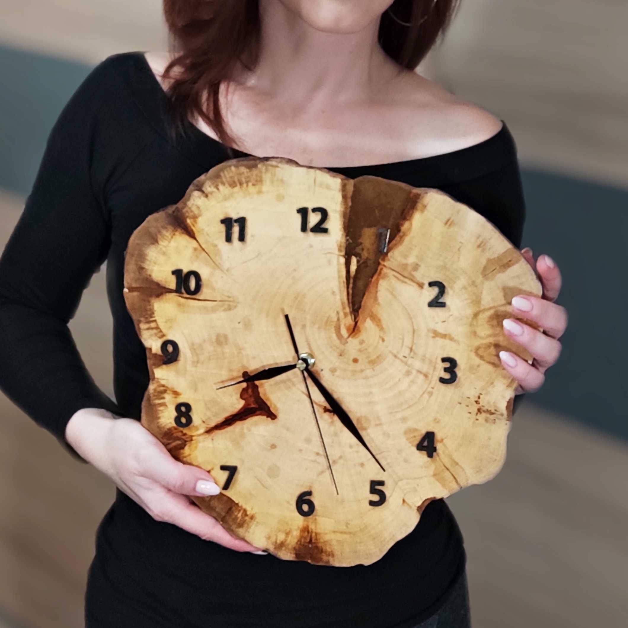 Ręcznie wykonany, unikatowy zegar z drewna NR1