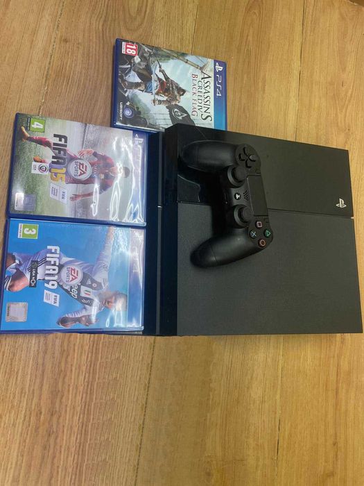 PS4 500Gb, 1 ou 2 comandos(mediante entendimento) e 3 jogos usados