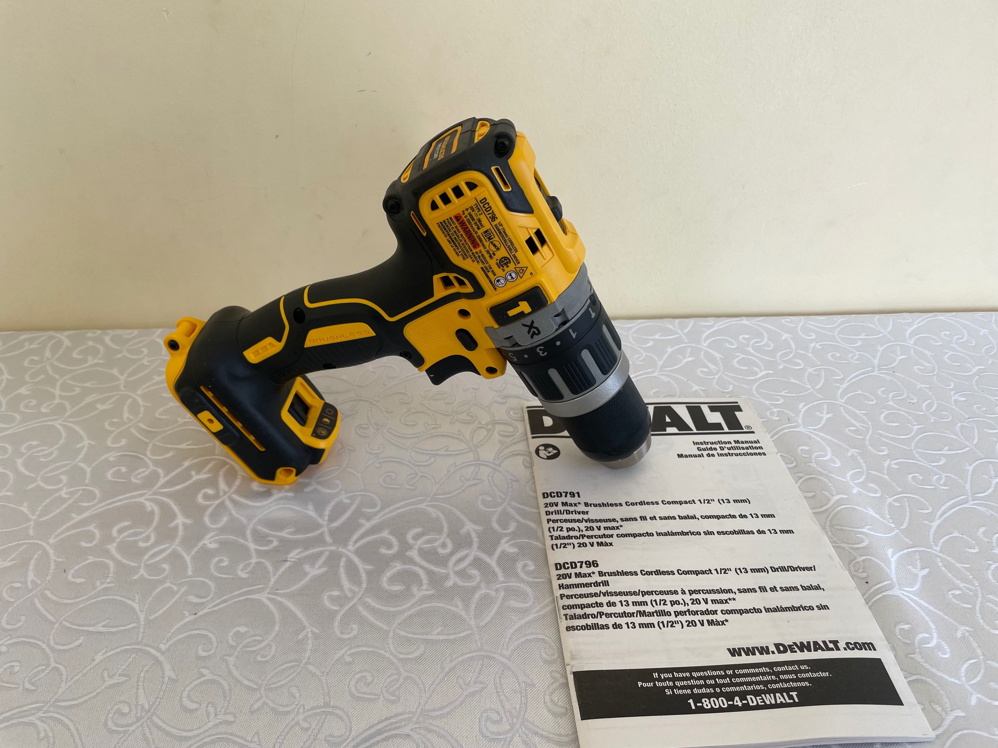 DeWalt DCD796/безщітковий ударний шуруповерт