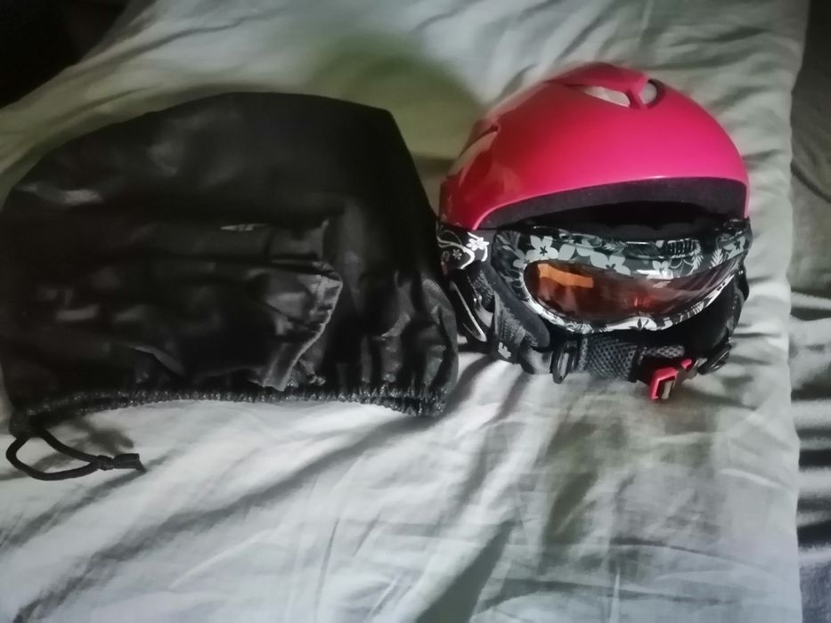 Kask narciarski dziecięcy XS 4F + gogle