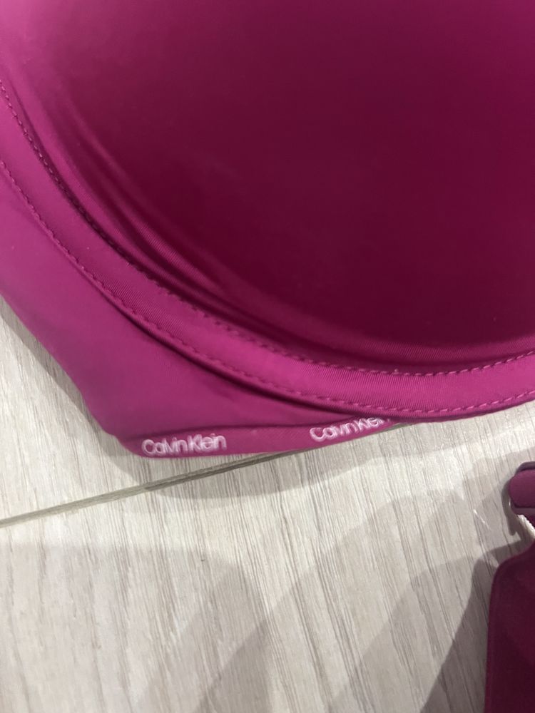 Бюстгальтер Calvin Klein