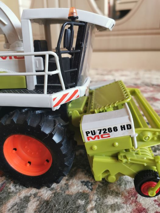 Комбайн, фермерська техніка, сільськогосподарська техніка