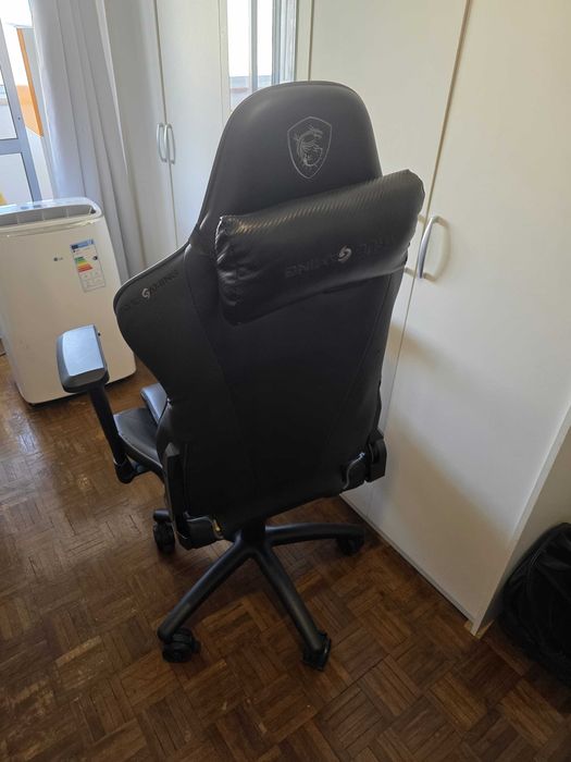 Cadeira Gaming Preta MSI - Excelente estado