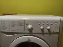 Panel przedni od pralki Indesit 6105