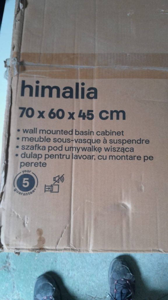 Nowa szafka pod umywalkę