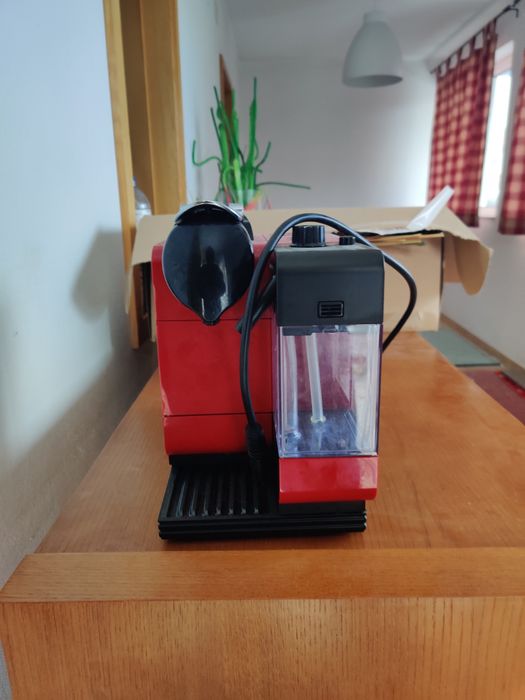 Maquina da marca De'Longhi para Nespresso