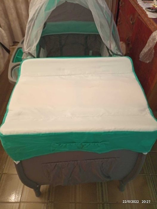 Cama Bebé com Trocador e Mosquiteira