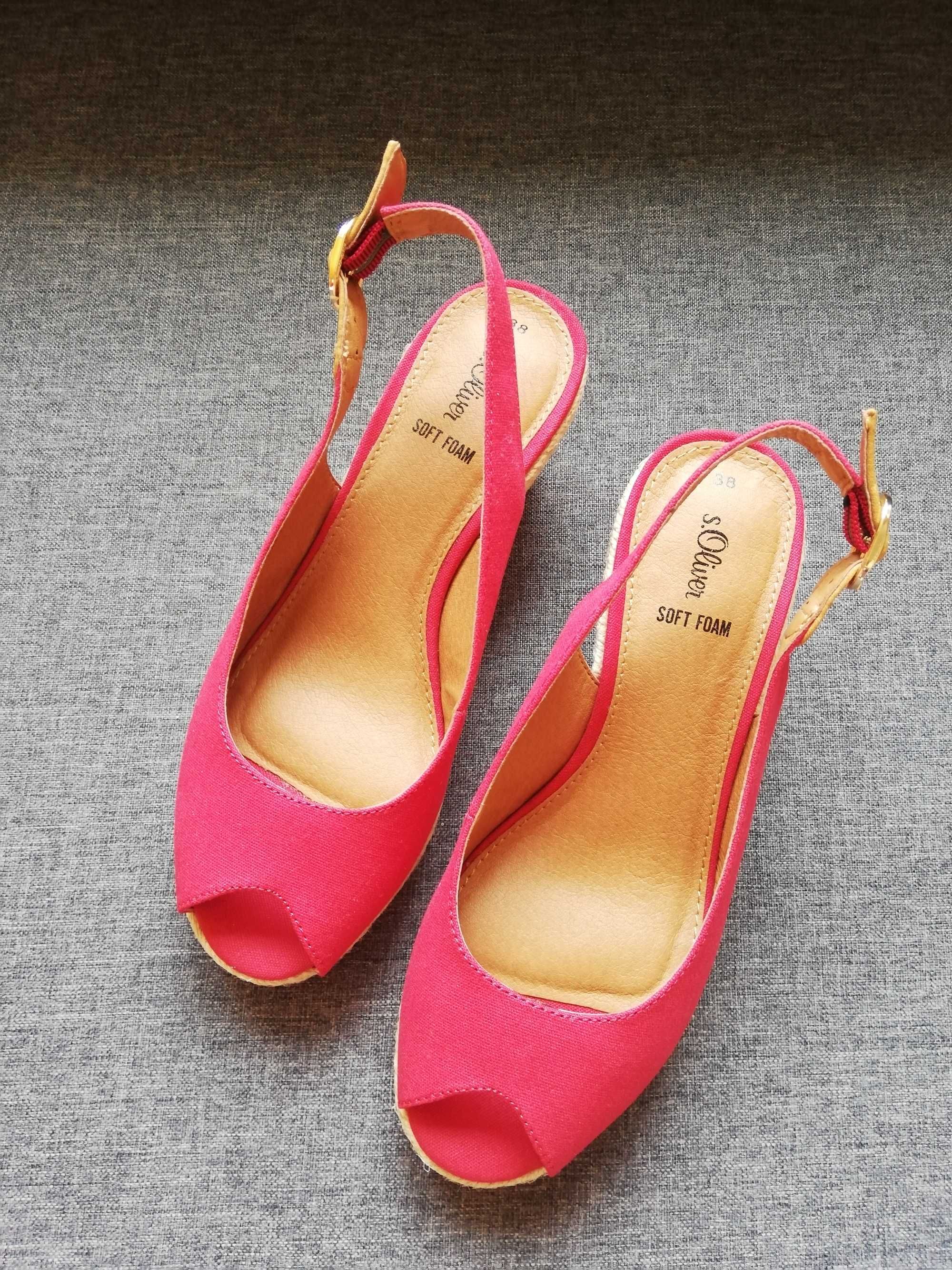 Czerwone espadryle na koturnie z platformą koturny S. Oliver 38