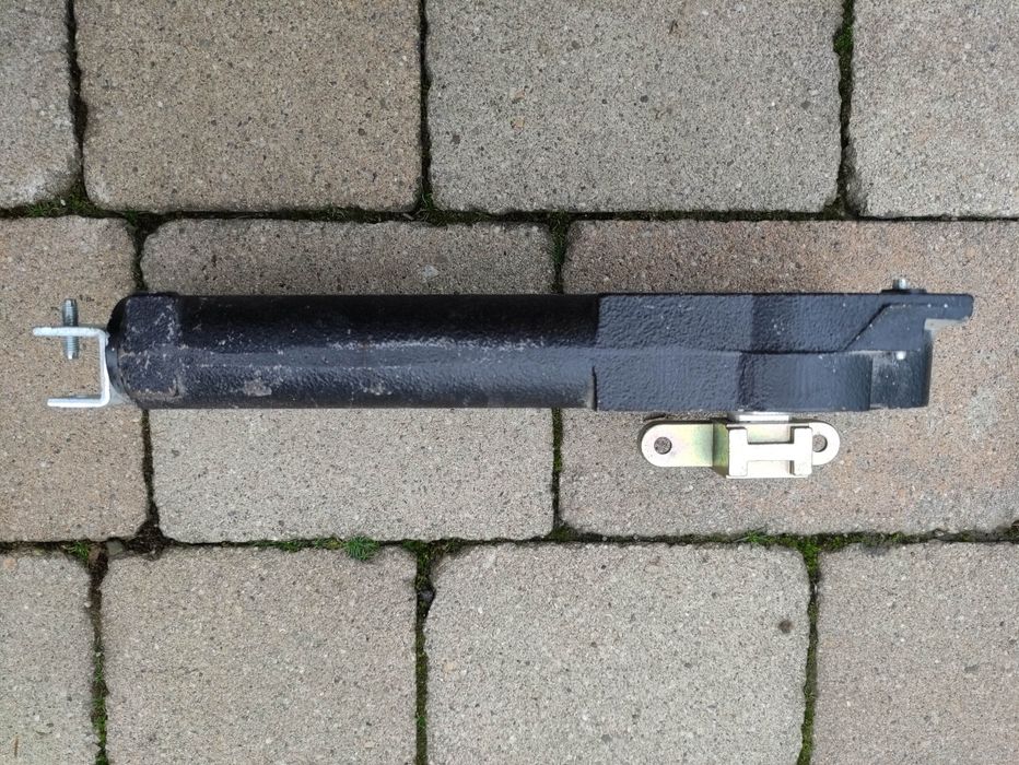 Samozamykacz Dorma BTS 84 podłogowy