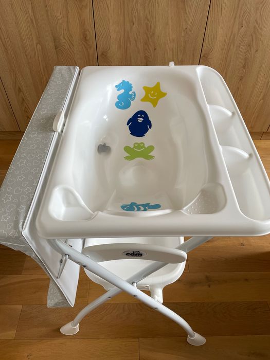 Komoda kąpielowa dla niemowląt wanienka przewijak składany