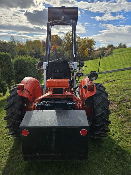 Ładowarka Nuffield350 z Wspomaganiem Kierownicy