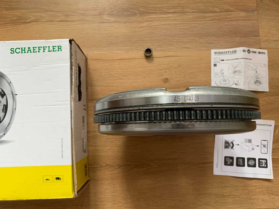 Маховик демпфер LUK 415074009 SKODA GOLF PASSAT B6 ПАССАТ Б6 2.0 DSG 6