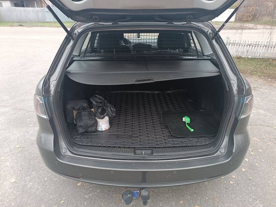 Продам Мазда 6  2л универсал дизель. Авто в хорошем состоянии