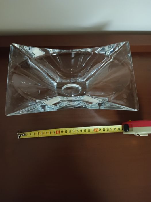 Nowoczesna kryształowa salaterka