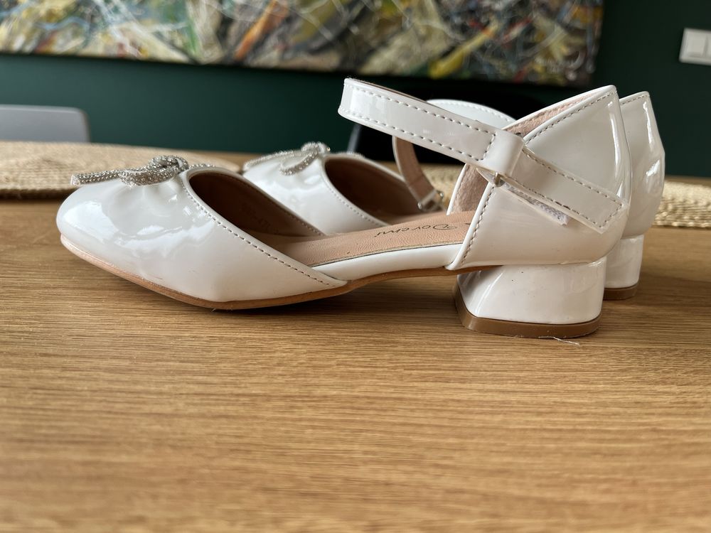 Buty/lakierki/ baleriny  komunijne rozmiar 33