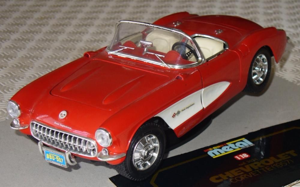 Chevrolet Corvette 1957 - Burago esc 1/18