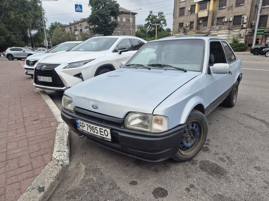 Продам Ford Escort