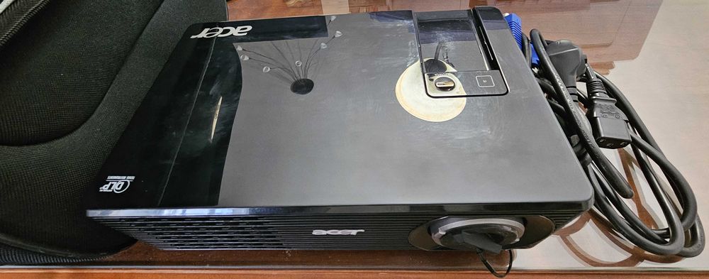 Retroprojetor (utilizado meia dúzia de vezes)