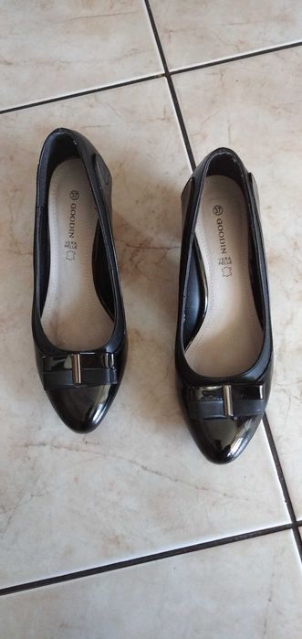 Sprzedam buty damskie, rozm. 37