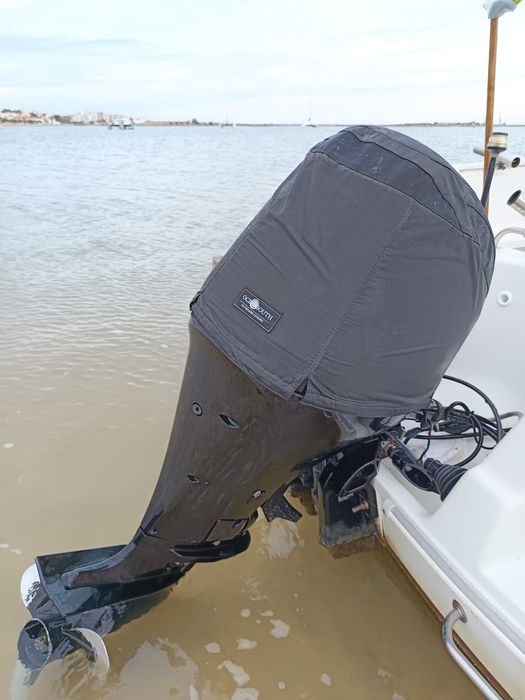 Quiksilver 530  semicabinado
