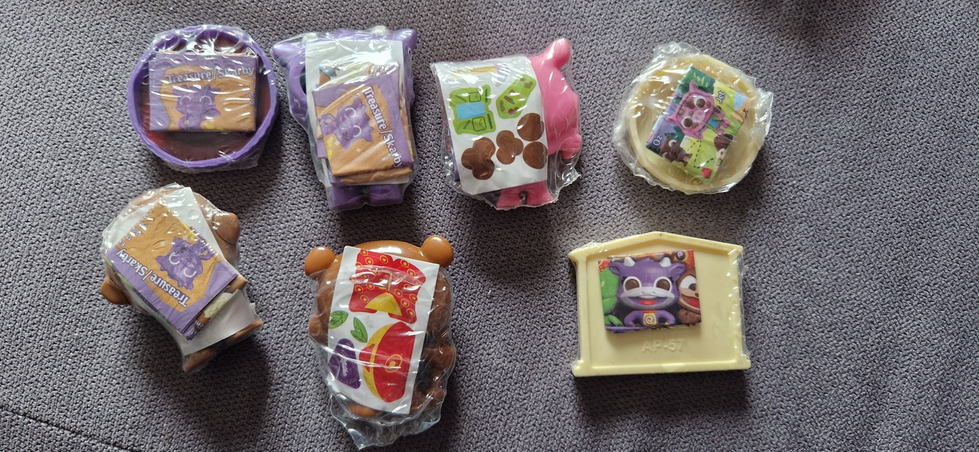 Figurki milka Secret box