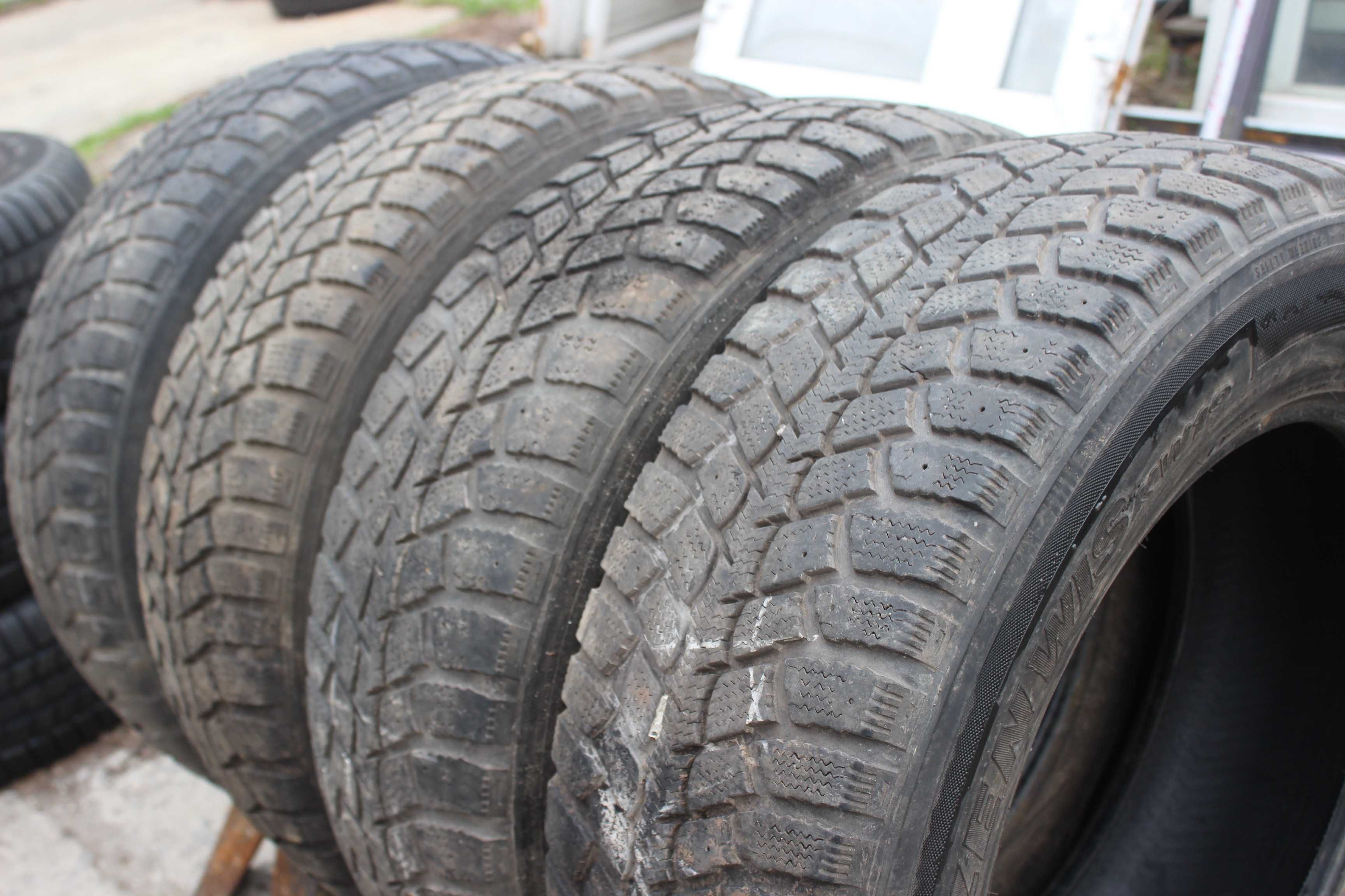 235-65-R17 KUMHO IZEN комплект всесезонной резины GERMANY