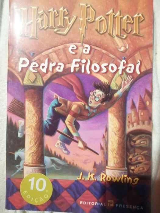 Livros só um foi usado