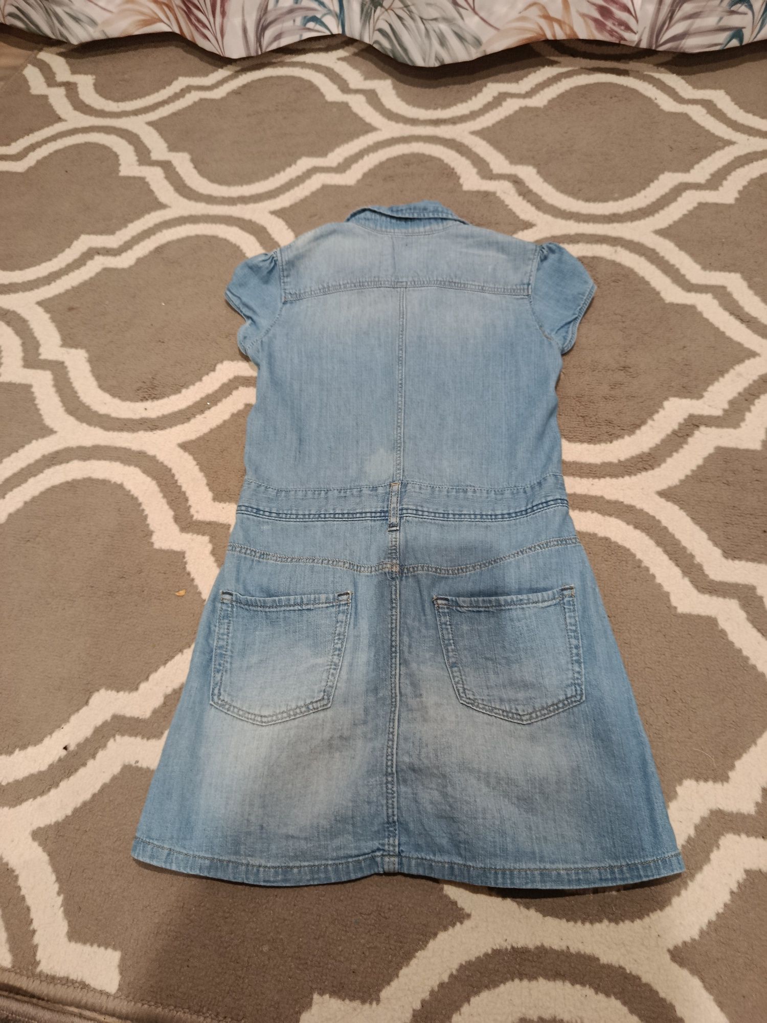 Sukienka H&M w rozmiarze 140
