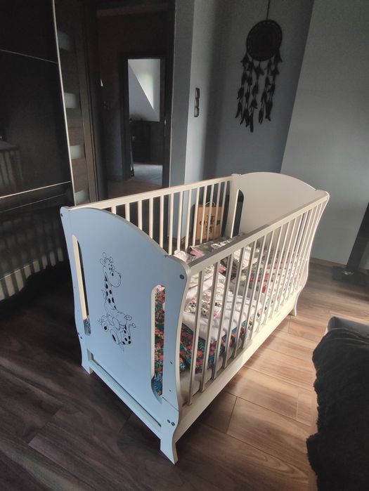 Łóżeczko z wyposażeniem