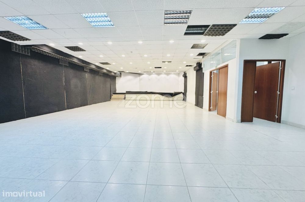 Excelente espaço para serviços ou comércio na Penha de França