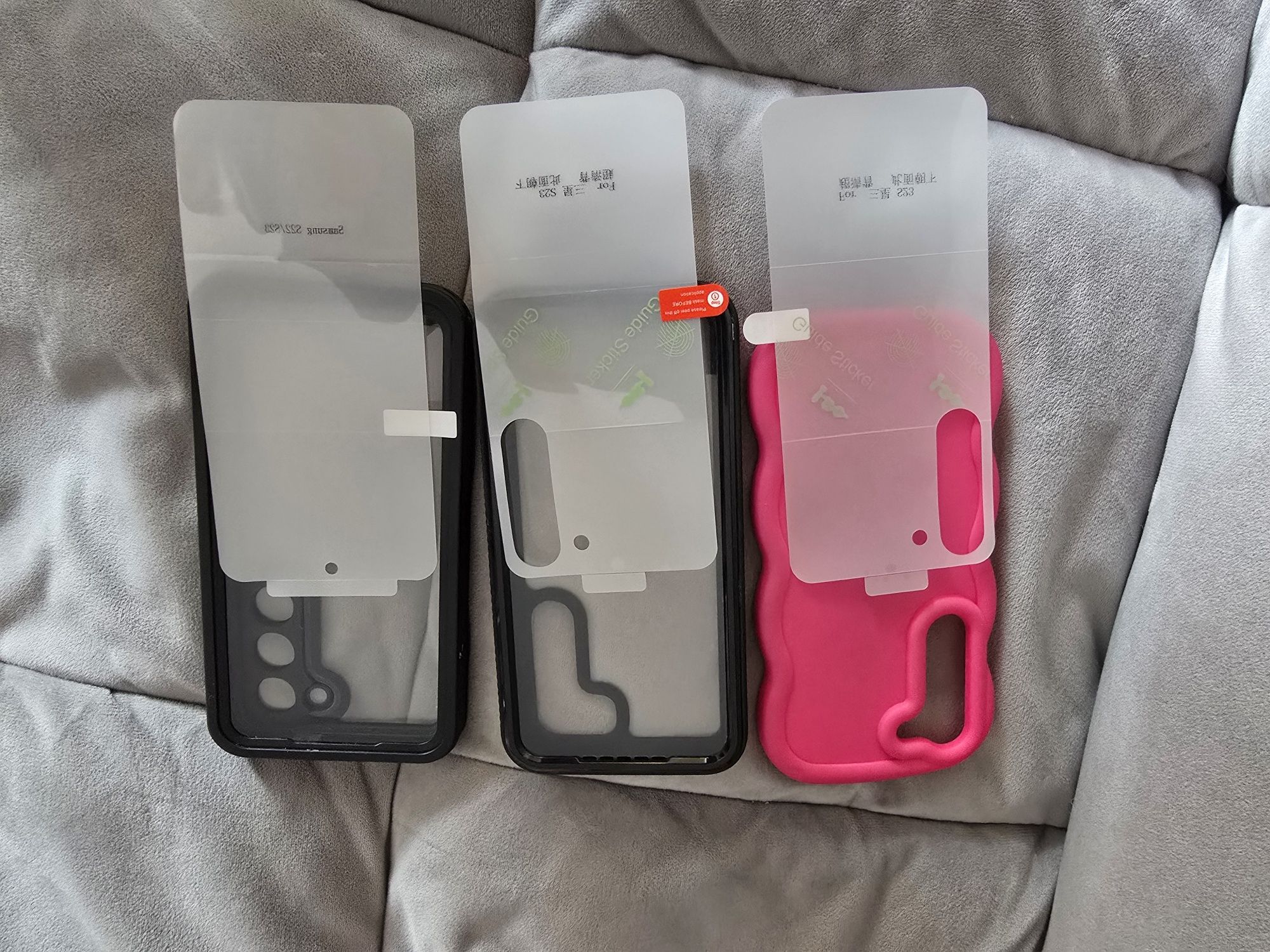 **SPRZEDAM** Etui wraz z folią przód tył samsung S23