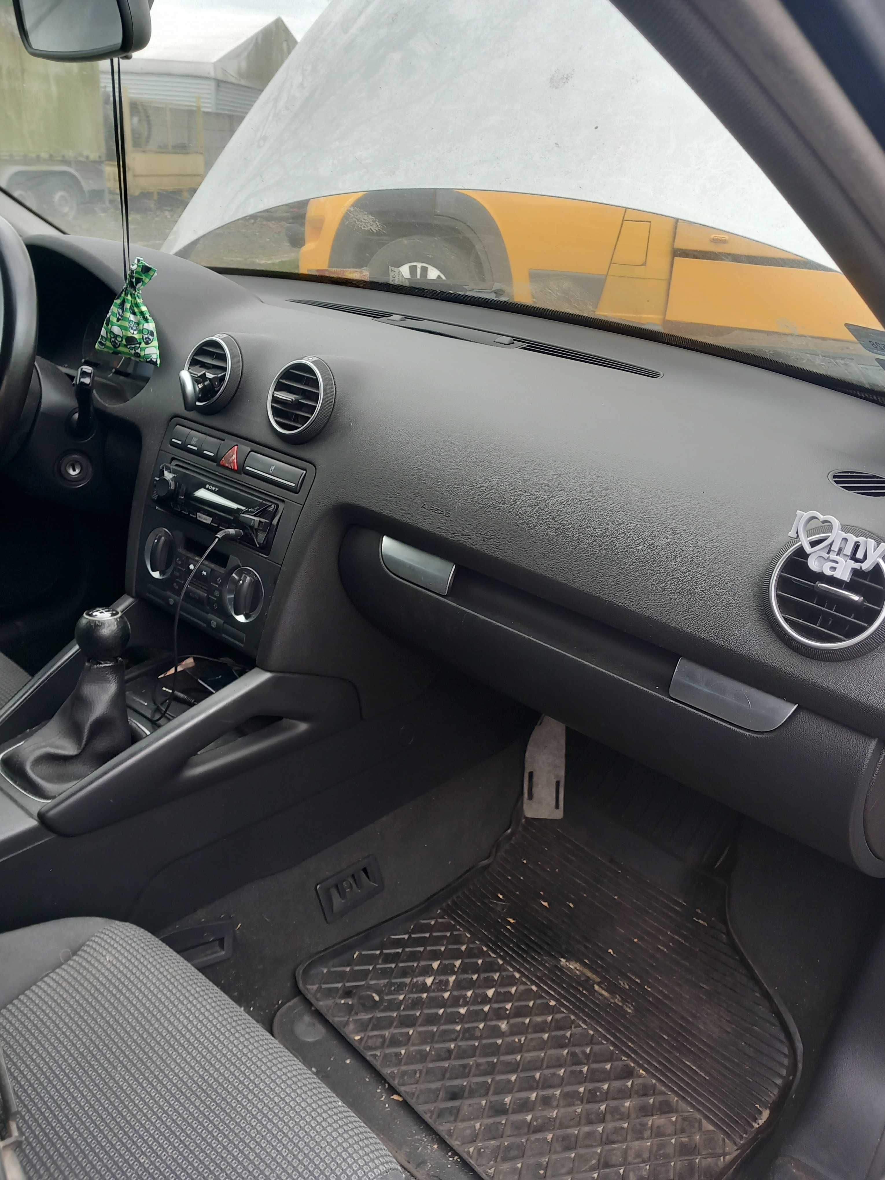 Audi A3 8P deska konsola kokpit poduszki pasy AirBag kpl.