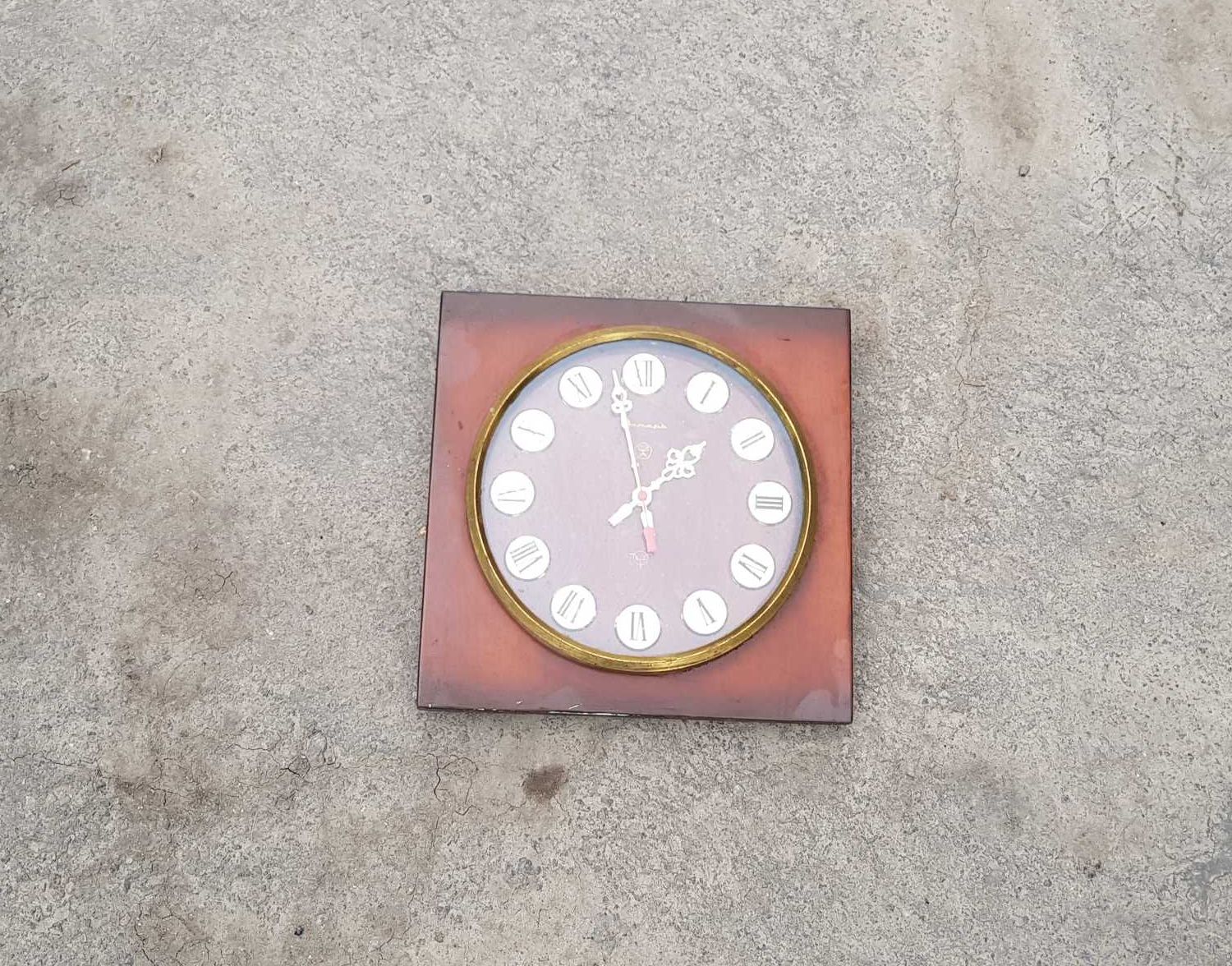 годинник  настінний Янтарь