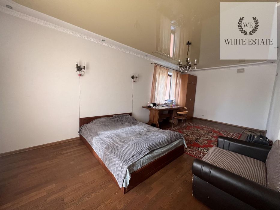 Продаж по вул. Татарській.