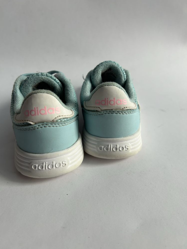 Дитячі кросівки для дівчинки adidas