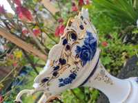 Peça antiga decorativa floreira em porcelana