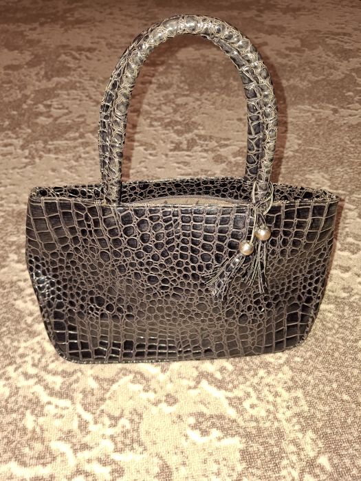 Женская сумка лаковая