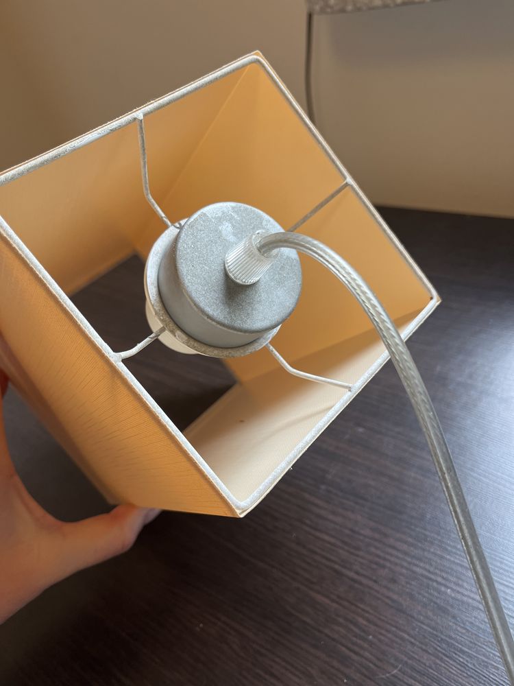 Wiszaca lampka/zyrandol