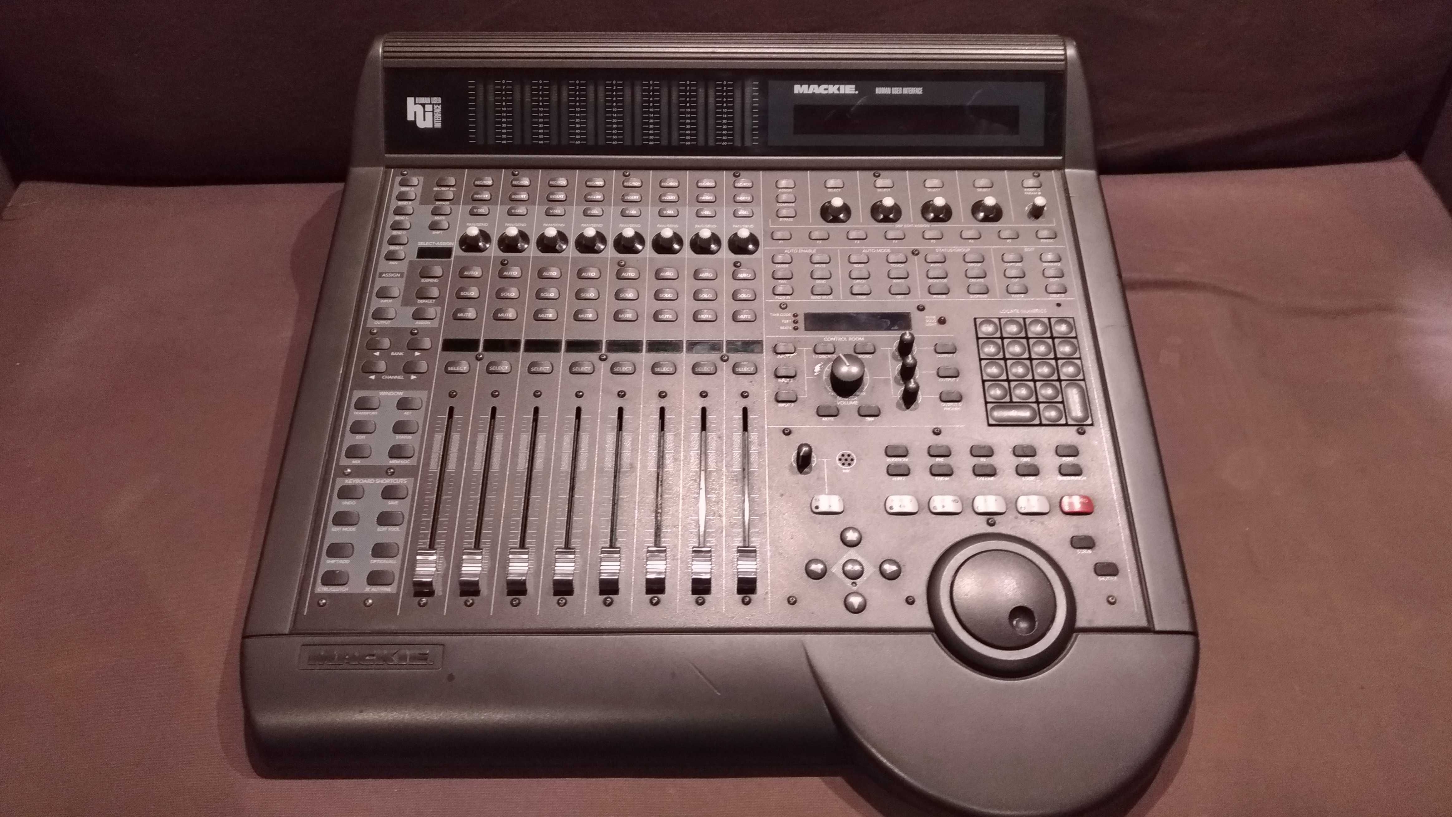 MACKIE HUI Mesa de mistura mixer