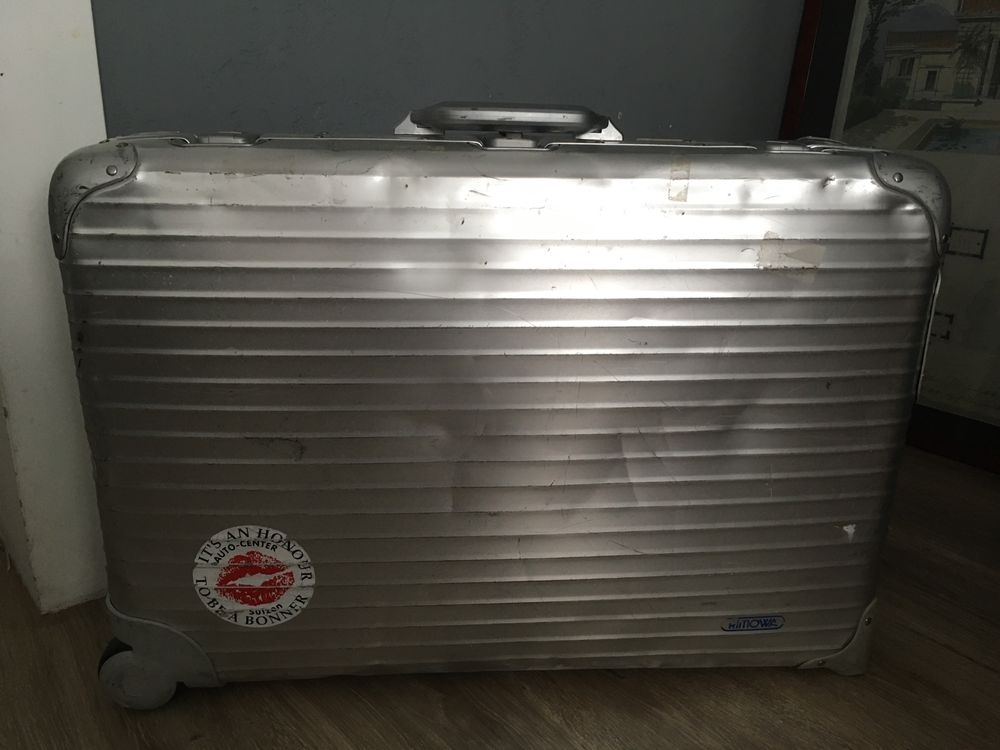 Rimowa walizka aluminiowa na kółkach