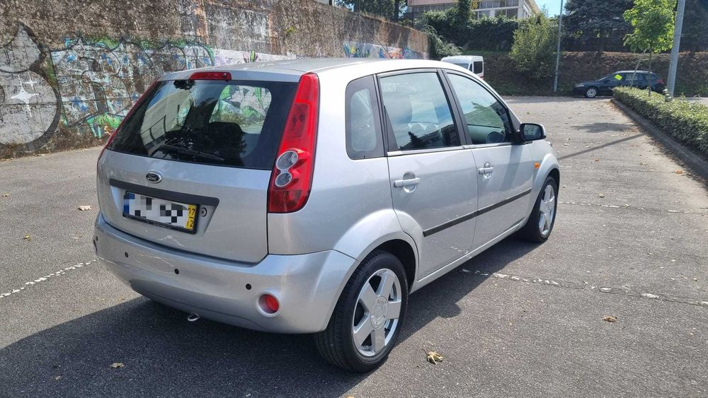 Ford Fiesta 1.2 Zetec Gasolina C/Novo
