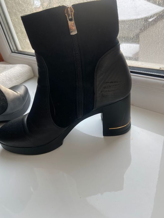 Шкіряні ботильони