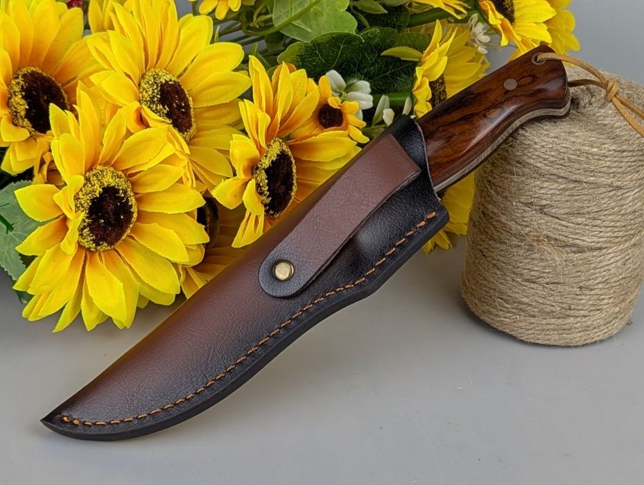 Ніж мисливця. Нож ручной работы с гравировкой.