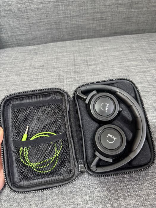 AKG Q460 Quincy Jones kompaktowe słuchawki nauszne + etui