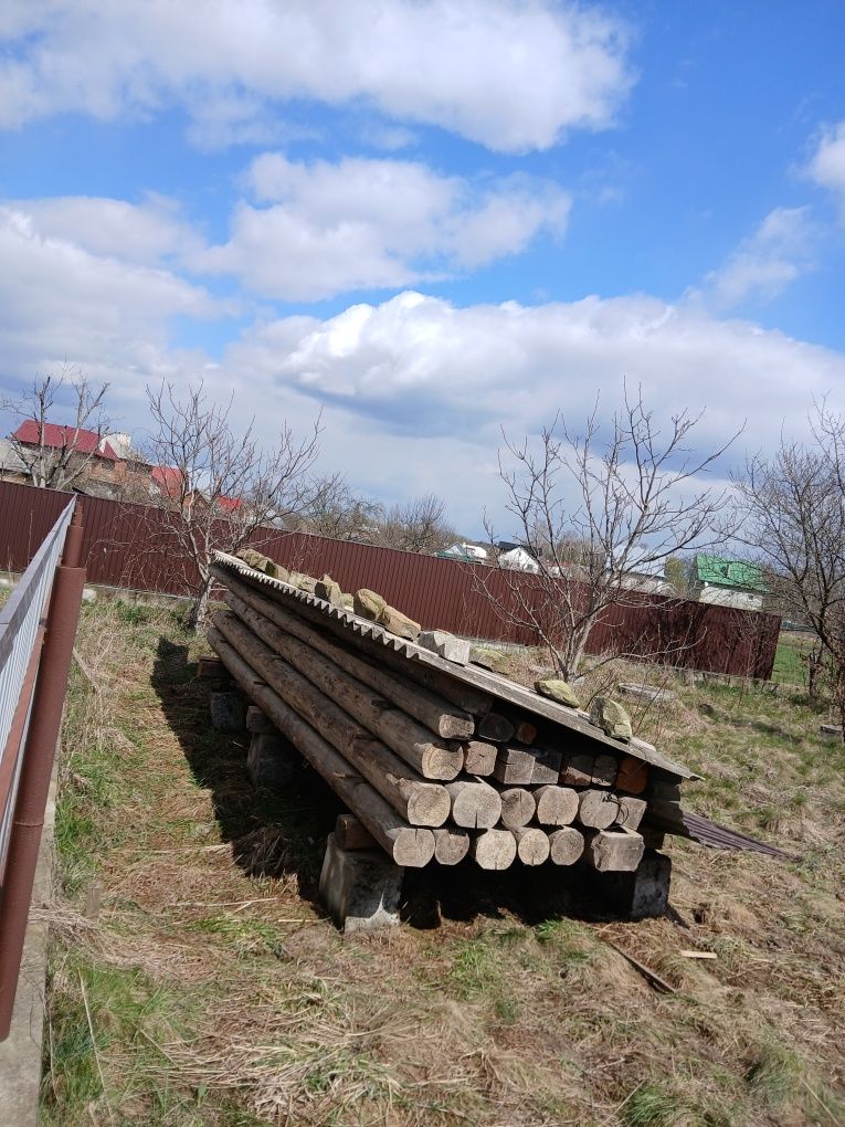 Бруси 12шт.товщина 18 см.і 4 шт.по 15см.,козли 4 шт.