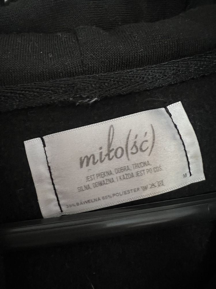 Czarna bluza z kapturem Milo(ść)