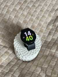 Продам Samsung Galaxy Watch 5 44mm