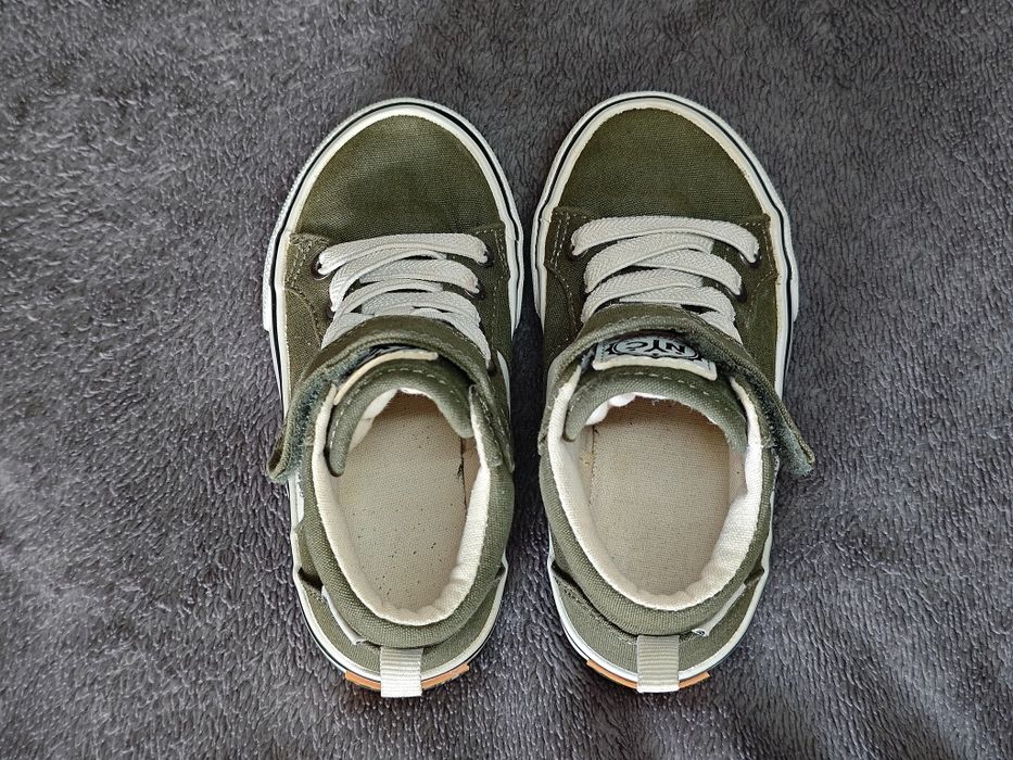 Кеди дитячі HM розмір EUR 24